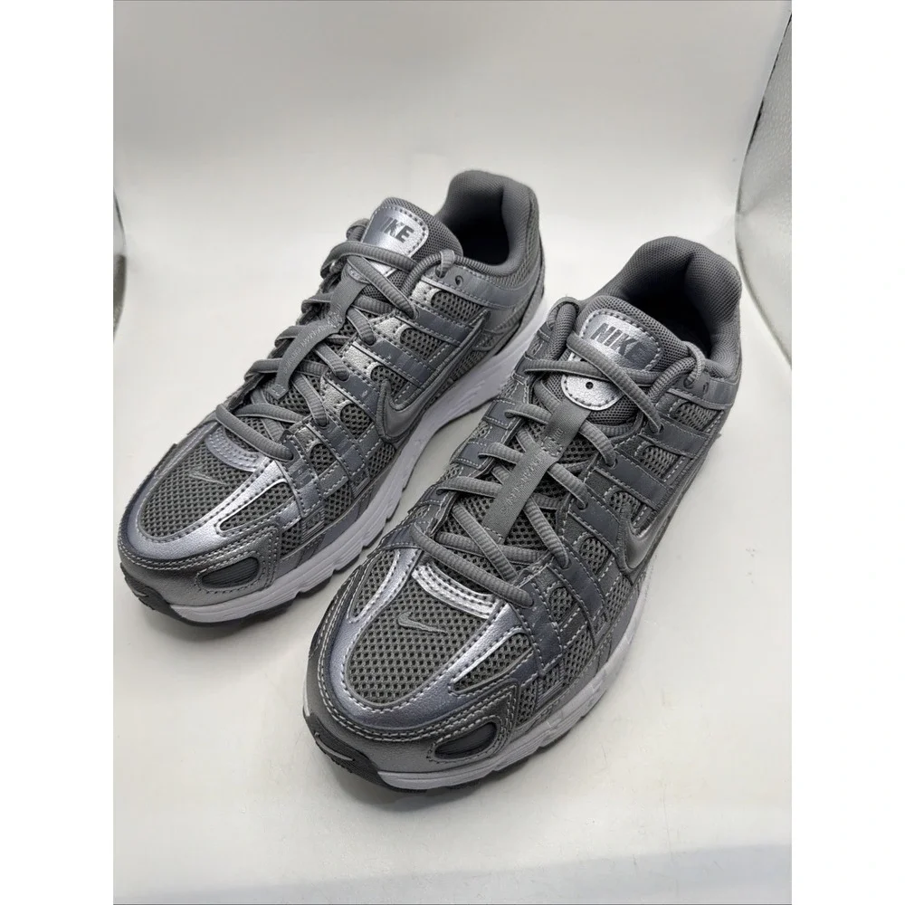 Nike Youth P-6000 Grade-School Metallic Cool Grey. Size‎ 5.5 Youth. New